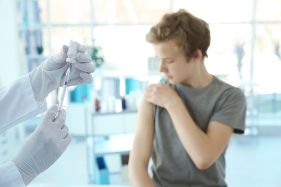 Vacina de HPV é ampliada para meninos de 11 a 15 anos incompletos 