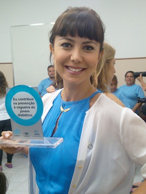 A atriz Simone Soares participou do flasmob no Iede