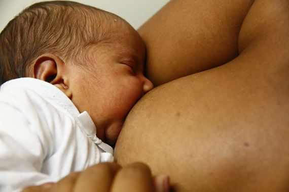 SES recebe doação de potes de leite materno na Mega Gestante e Bebê