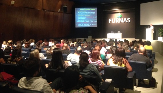 Abordagem intensiva do fumante é tema de capacitação realizada pela SES
