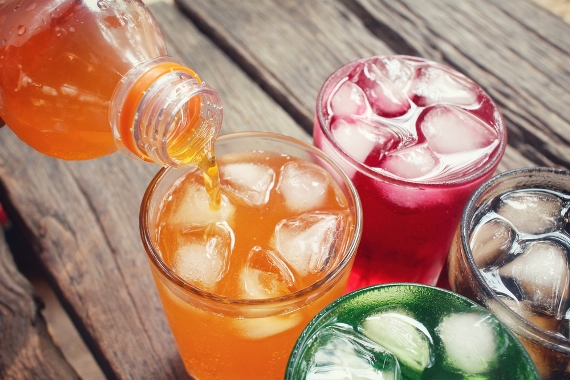 Bebidas adocicadas: consumo excessivo pode levar à obesidade e diabetes