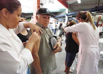 Campanha de Vacinação contra a Gripe chega ao fim, mas municípios continuam imunizando 
