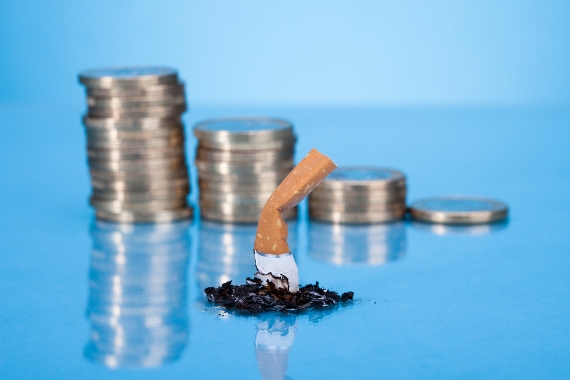 Tributação sobre cigarros não cobre prejuízos públicos do tabagismo, diz Banco Mundial