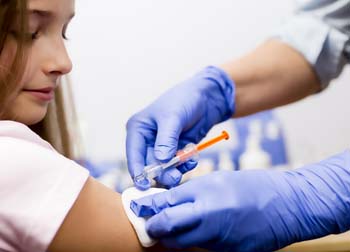 Vacina contra HPV disponível para meninas de 9 a 11 anos