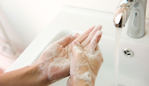 Lavar as mãos: ato simples previne doenças