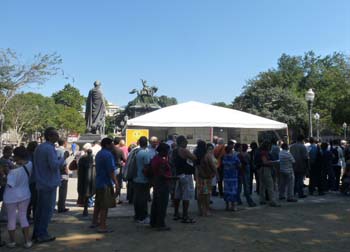 Fique sabendo: campanha contra hepatites virais realiza testes na Praça Tiradentes