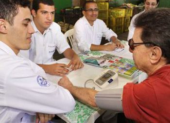 Dia de Combate à Hipertensão é marcado com evento do IECAC na Cobal do Humaitá