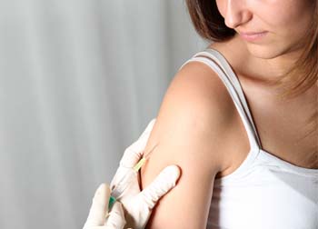 Ministério da Saúde amplia acesso à vacina contra hepatite B