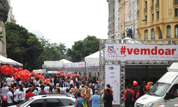 Primeiro dia da campanha do Hemorio pela Semana Nacional do Doador de Sangue reúne mais de 456 voluntários