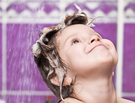 Cosméticos infantis: fique atento à segurança de xampus, condicionadores e sabonetes para crianças