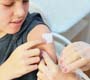 Meninos começam a ser vacinados contra HPV na rede pública de saúde
