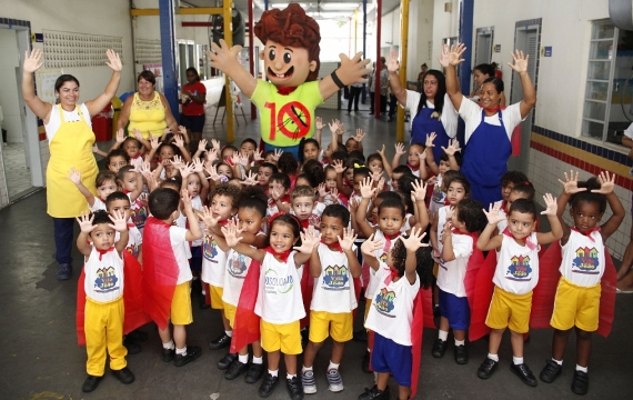 Dezinho visita Espaço Educacional Infantil na Vila do João