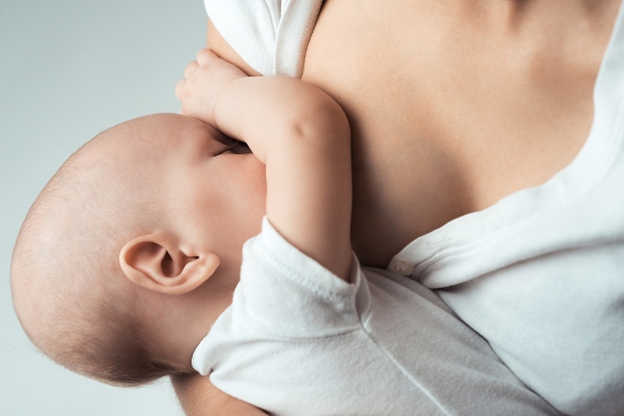 Amamentação ajuda a prevenir o câncer de mama